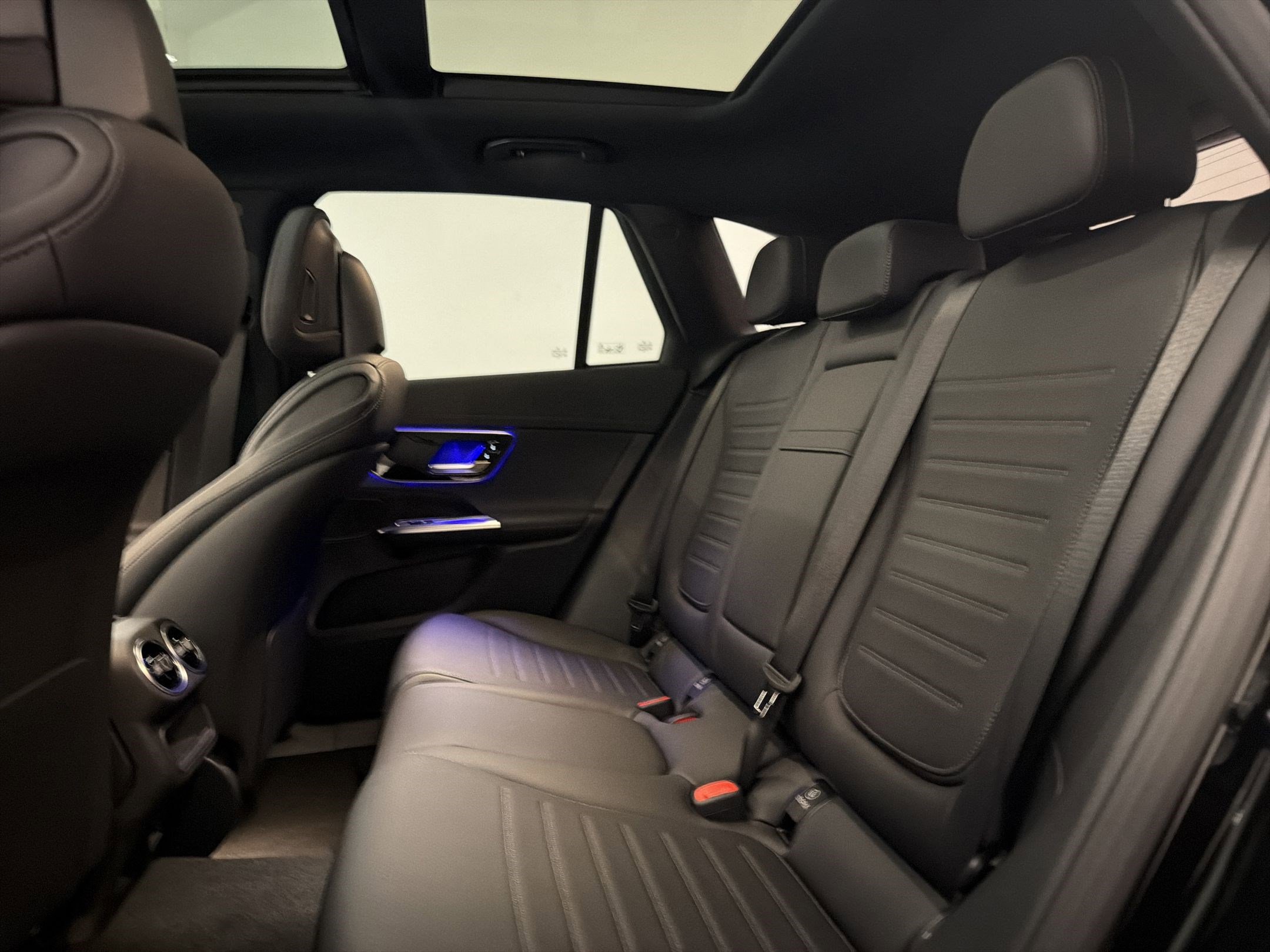 Used 2026 Mercedes-Benz GLC 300 4MATIC image 26