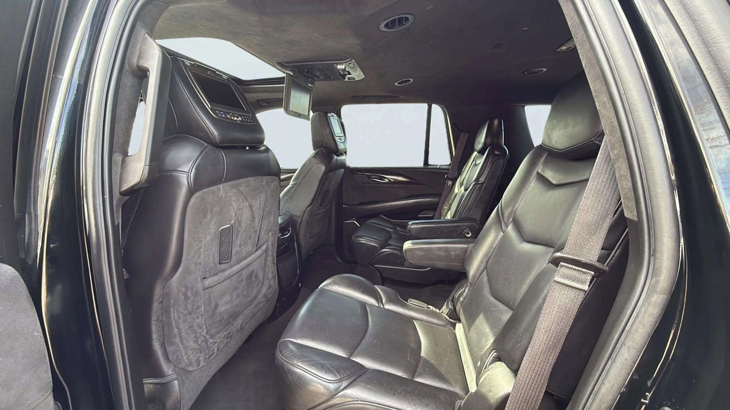Used 2017 Cadillac Escalade Platinum AWD/4WD image 17