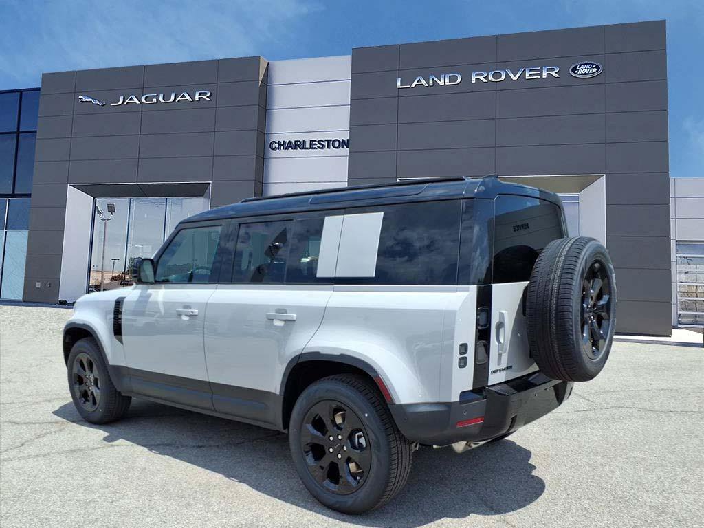 Used 2026 Land Rover Defender 110 S AWD/4WD image 3