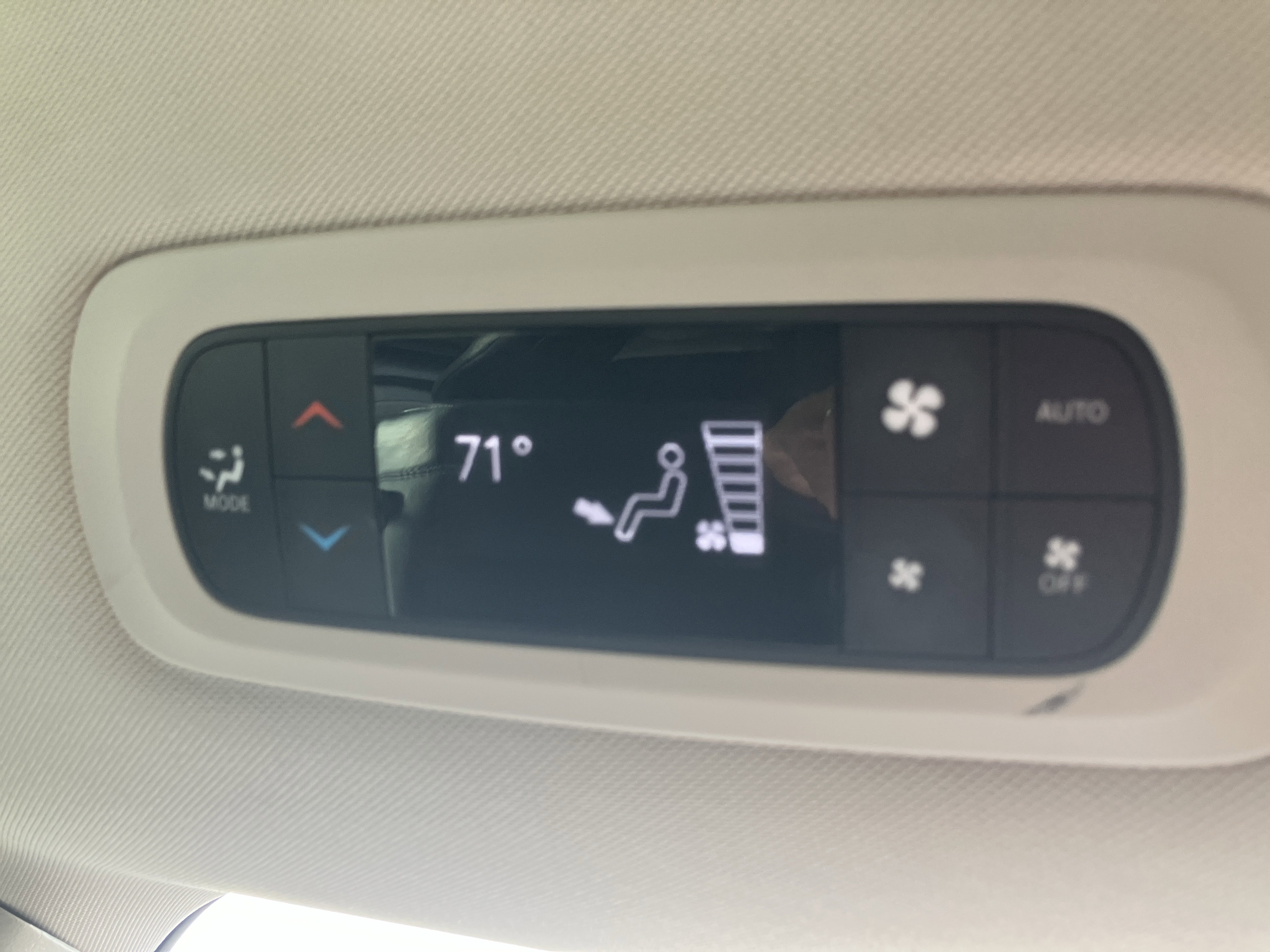 Used 2022 Chrysler Pacifica Touring-L image 4