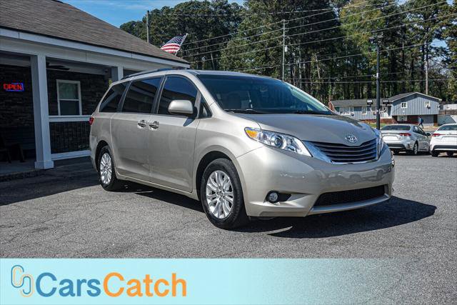 Used 2017 Toyota Sienna XLE w/ XLE Navigation Package image 10