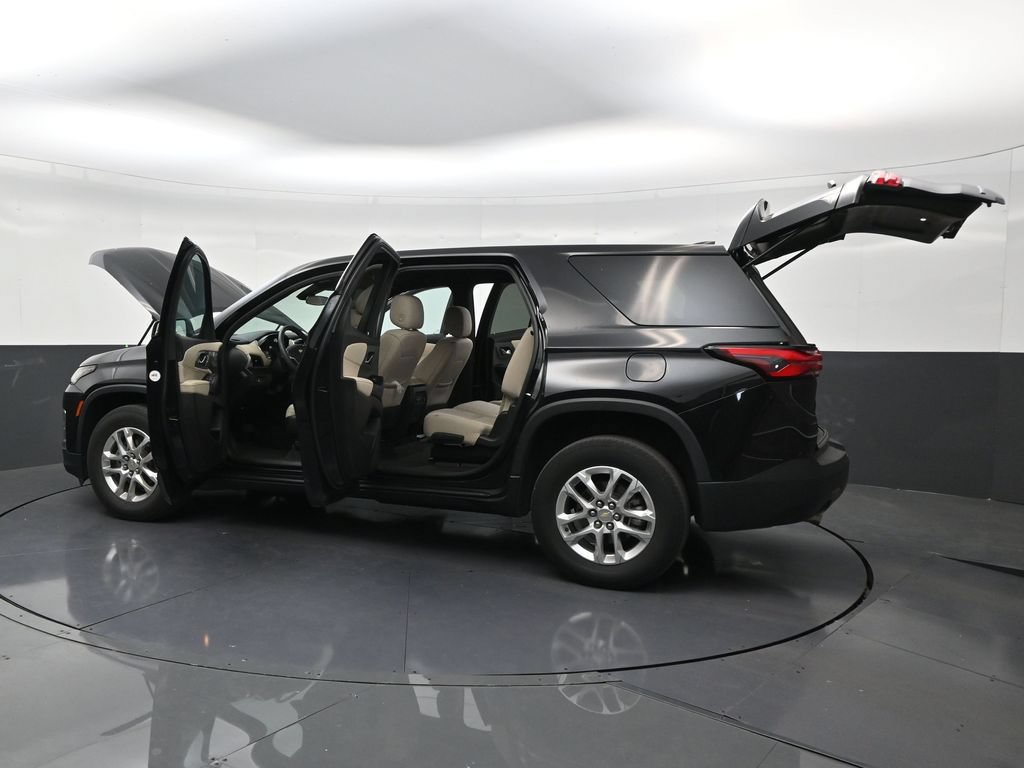 Used 2023 Chevrolet Traverse LS FWD image 31
