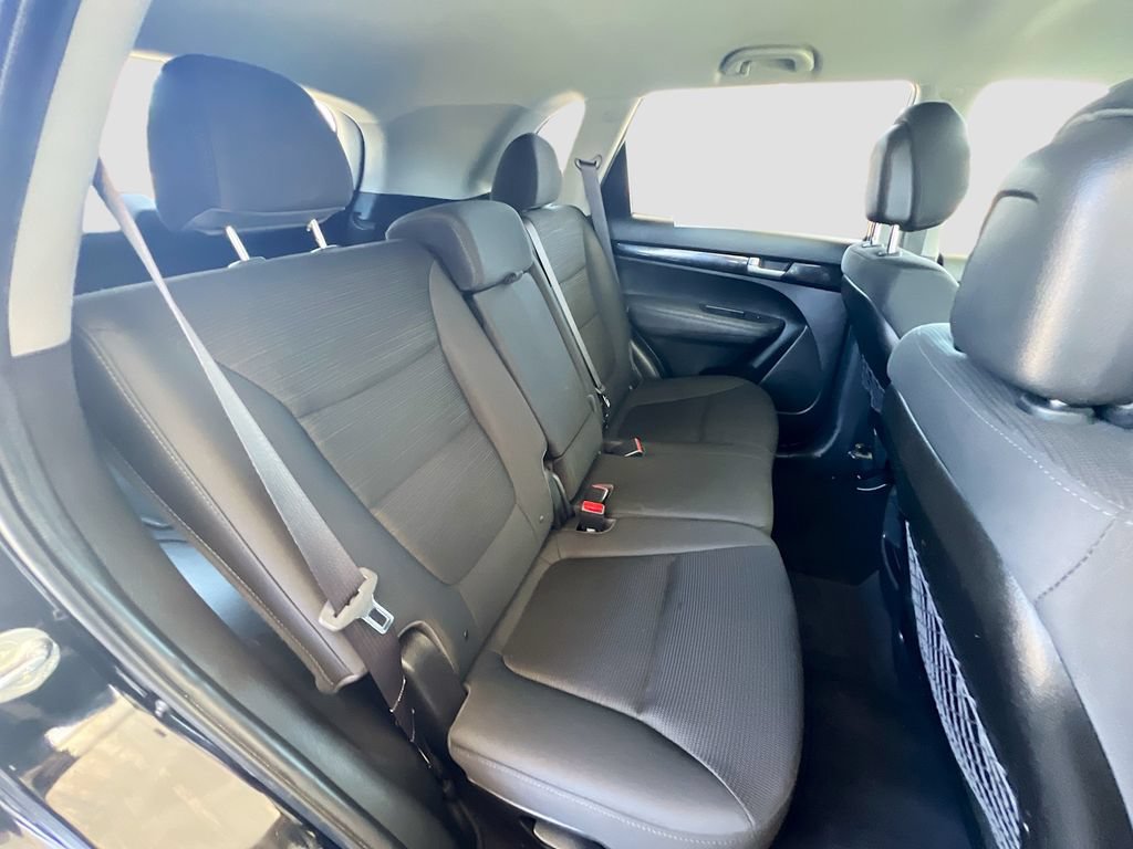 Used 2014 Kia Sorento LX FWD image 23