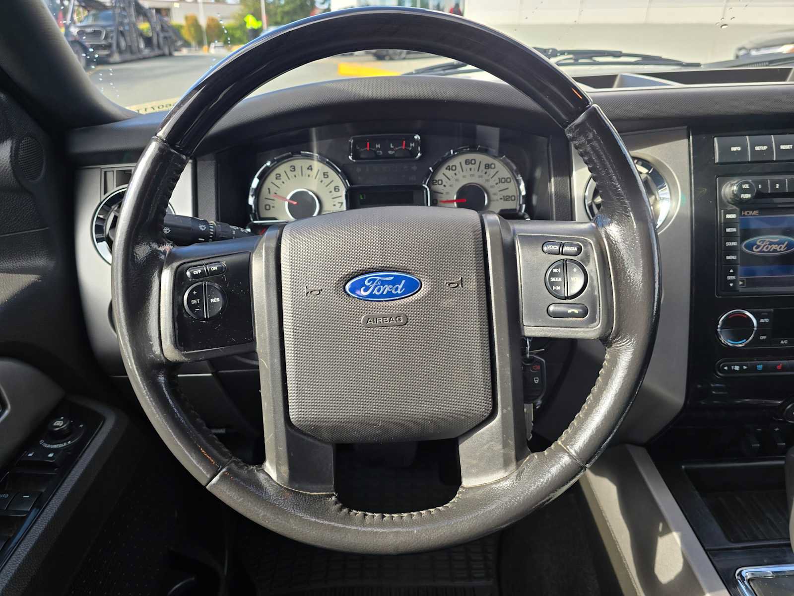 Used 2013 Ford Expedition Limited image 20
