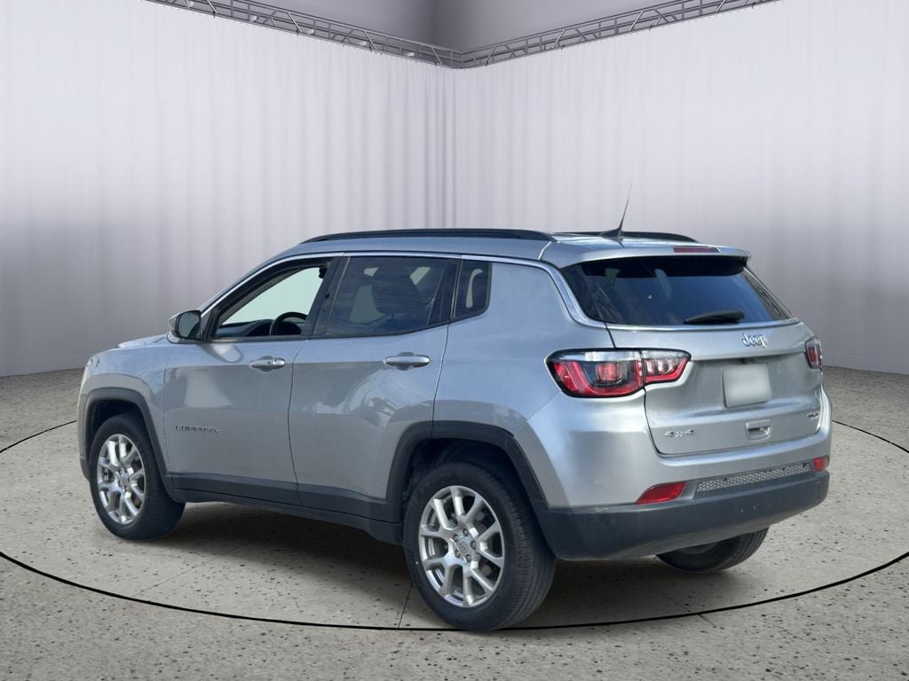 Used 2022 Jeep Compass Latitude AWD/4WD image 7