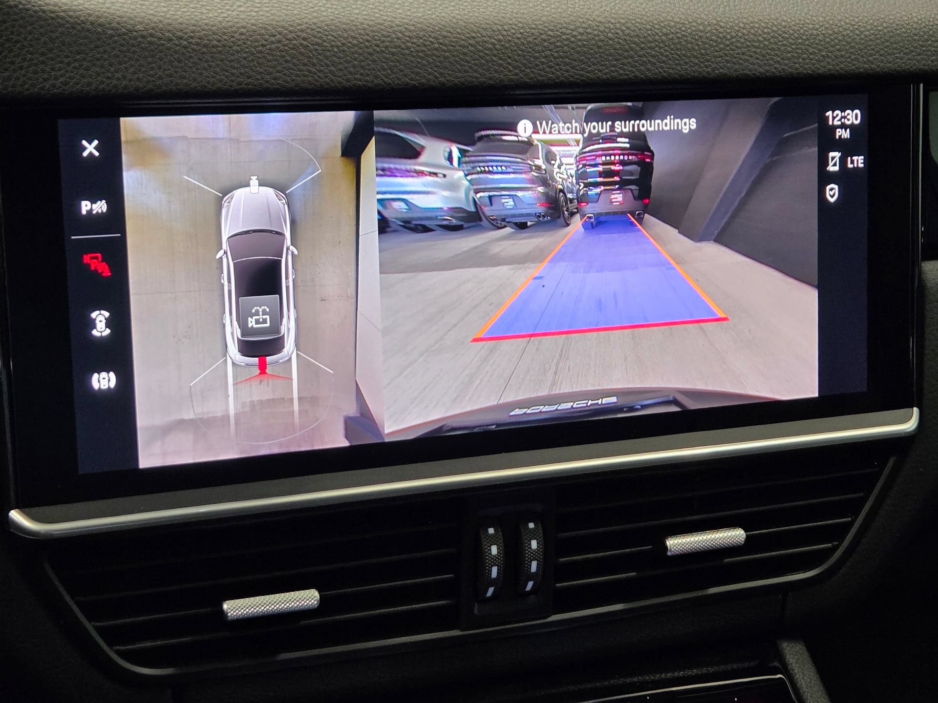 Certified 2023 Porsche Cayenne Coupe AWD/4WD image 23