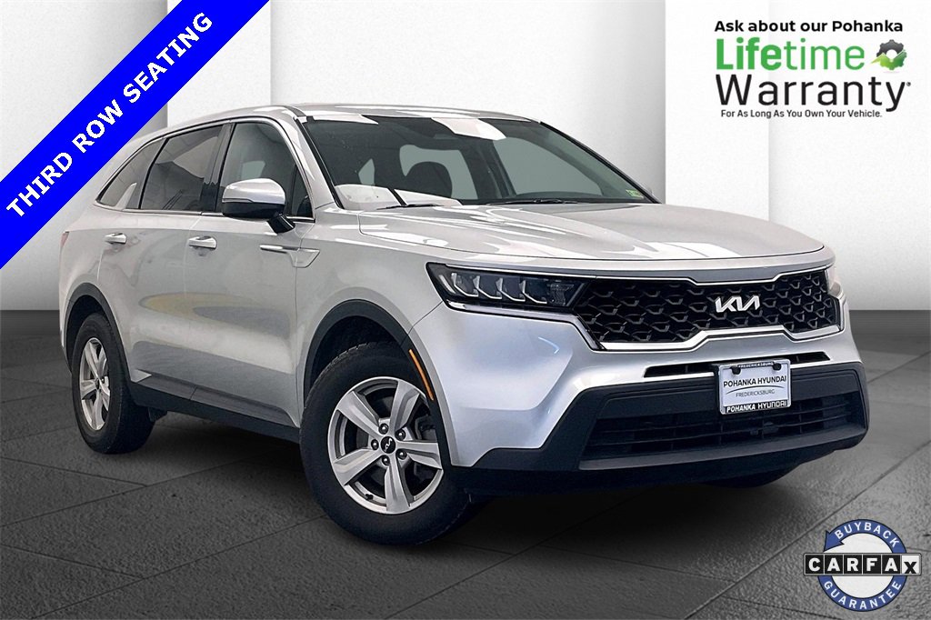 Used 2022 Kia Sorento LX image 1