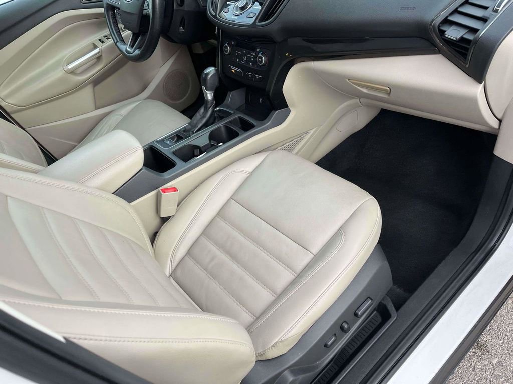 Used 2017 Ford Escape Titanium image 14