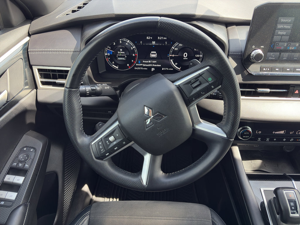 Used 2023 Mitsubishi Outlander SE Black Edition AWD/4WD image 12