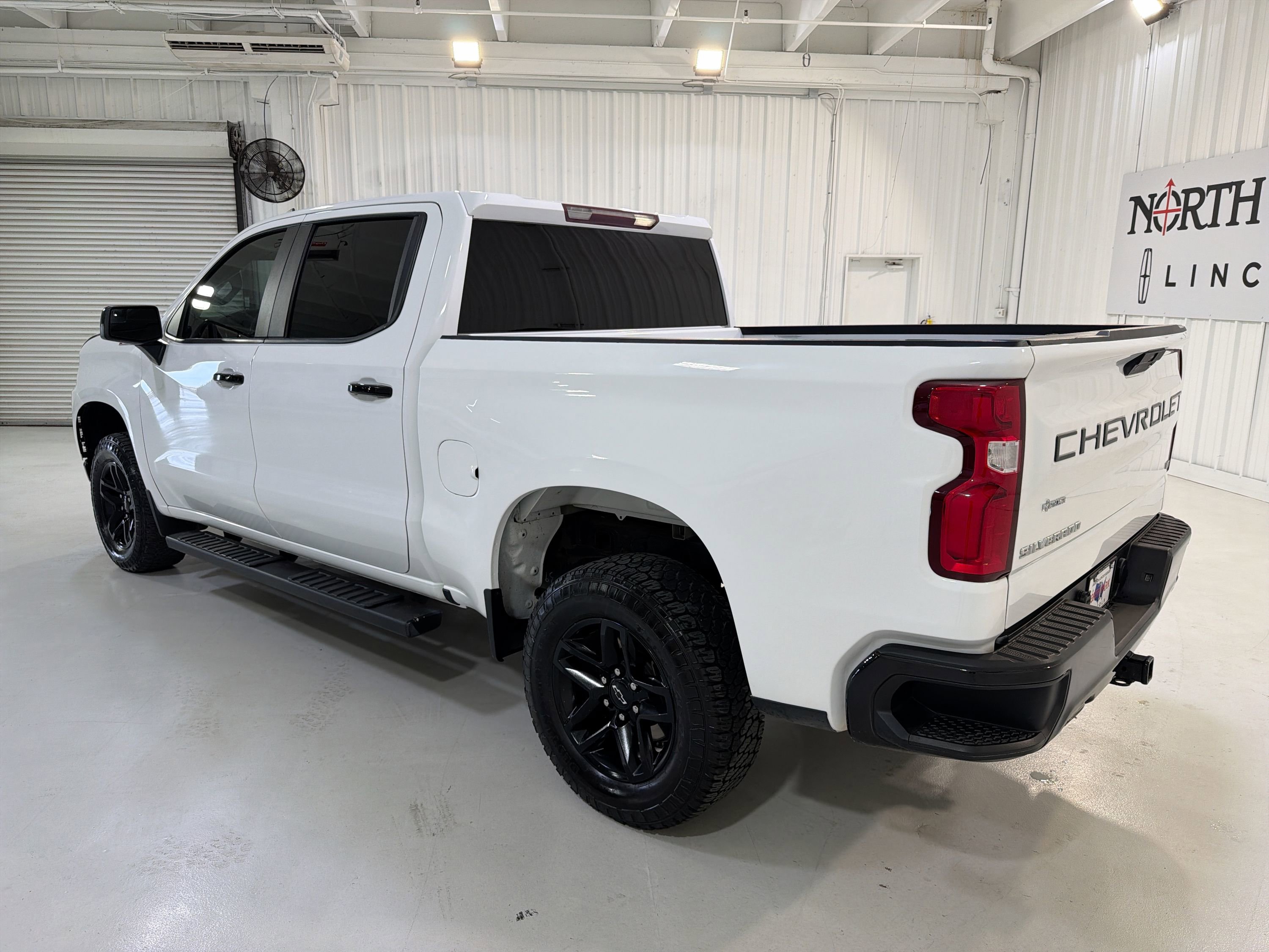 Used 2020 Chevrolet Silverado 1500 LT Trail Boss AWD/4WD image 24