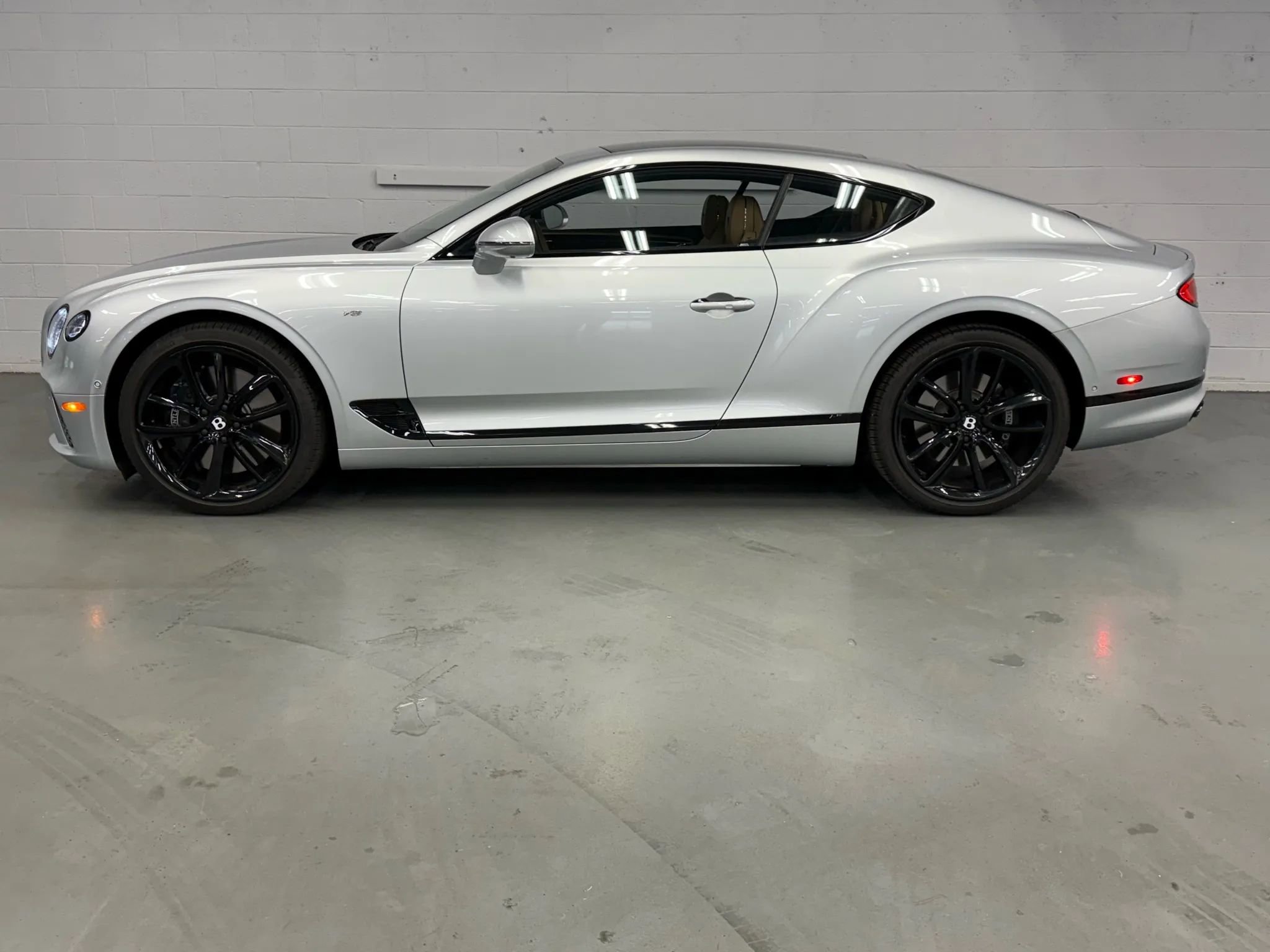 Used 2022 Bentley Continental GT image 3