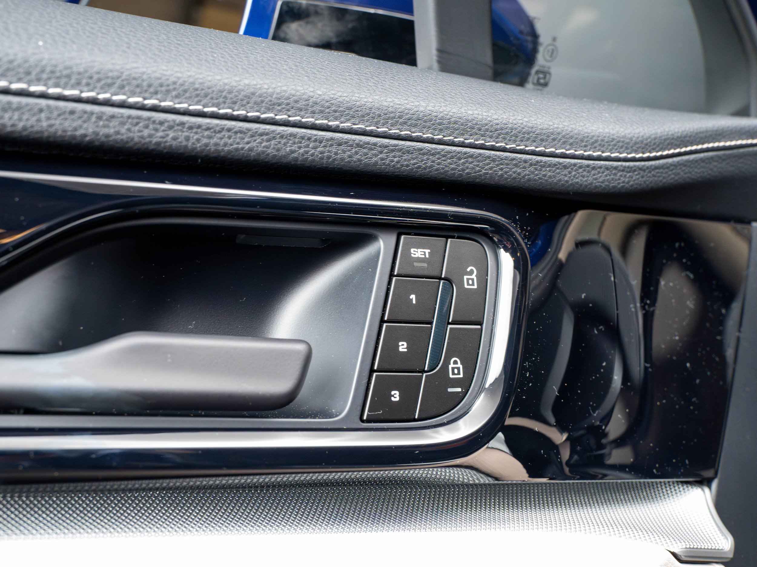 Certified 2024 Porsche Panamera 4 AWD/4WD image 32