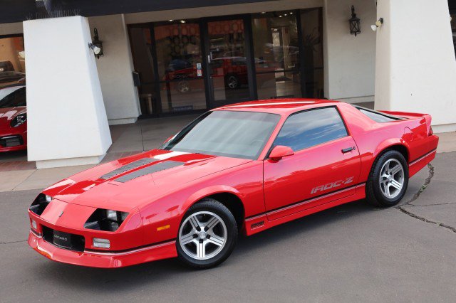 Used 1990 Chevrolet Camaro IROC-Z RWD image 4