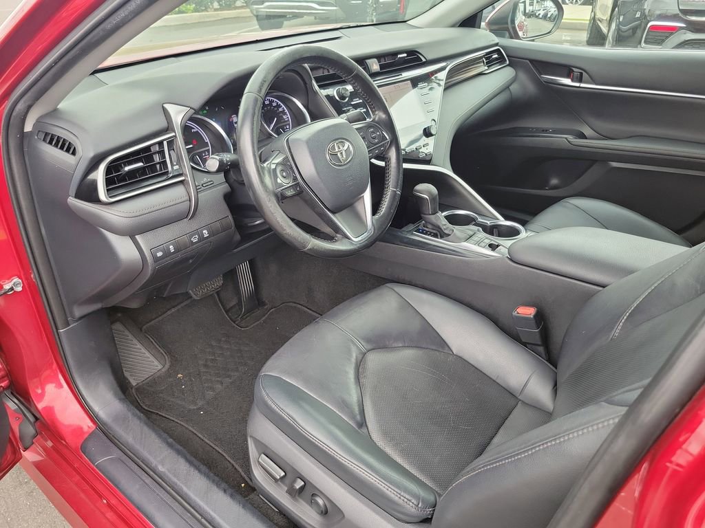 Used 2020 Toyota Camry XLE image 17