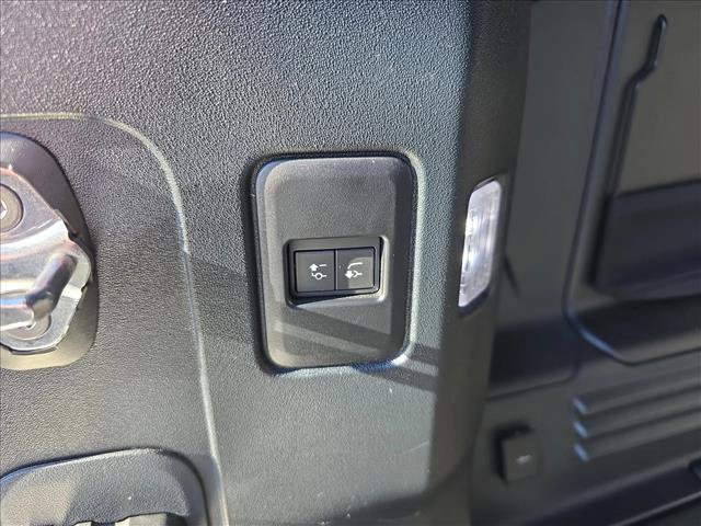 Used 2023 Land Rover Defender 110 SE image 13