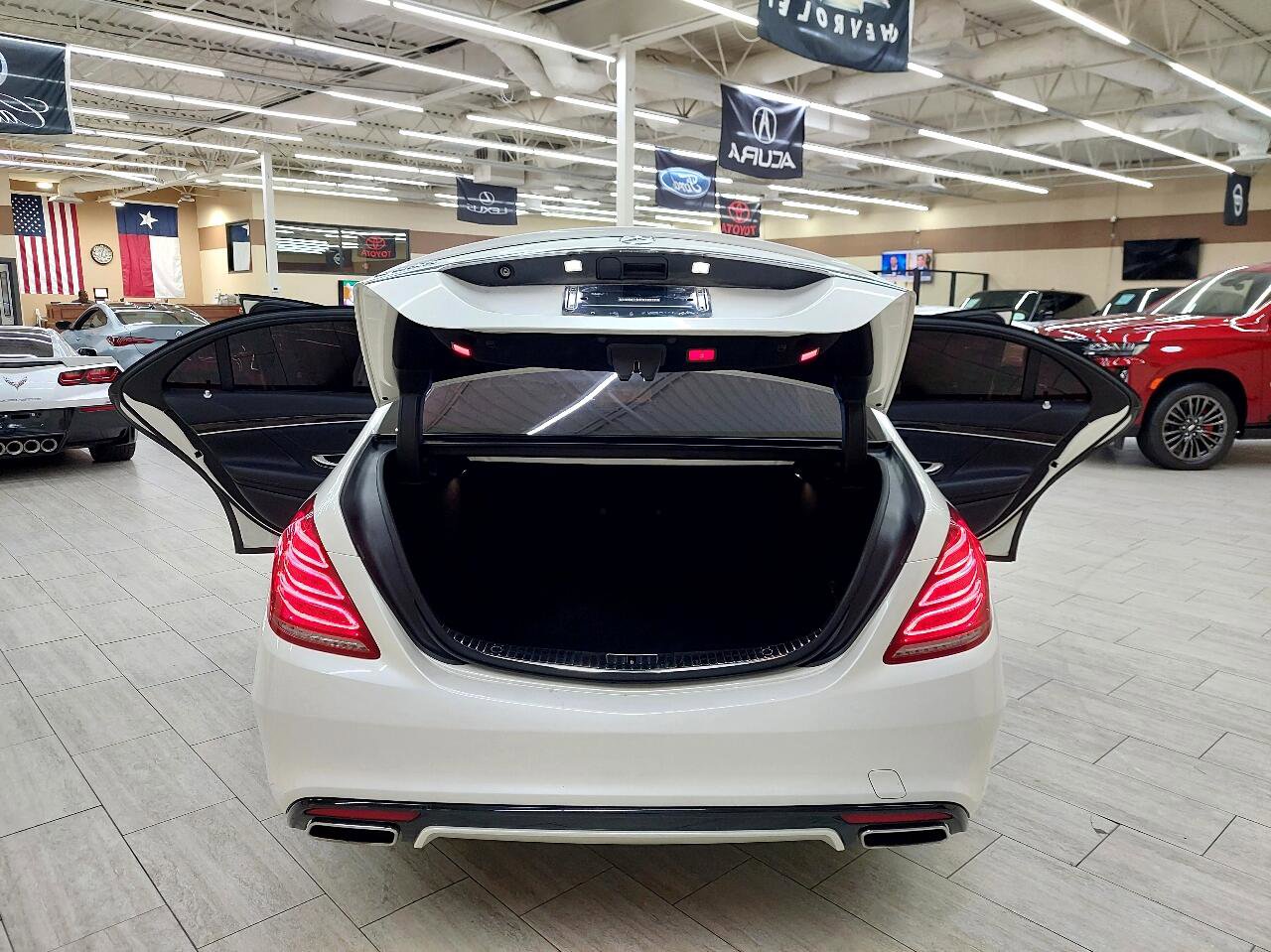 Used 2015 Mercedes-Benz S 550 Sedan image 11