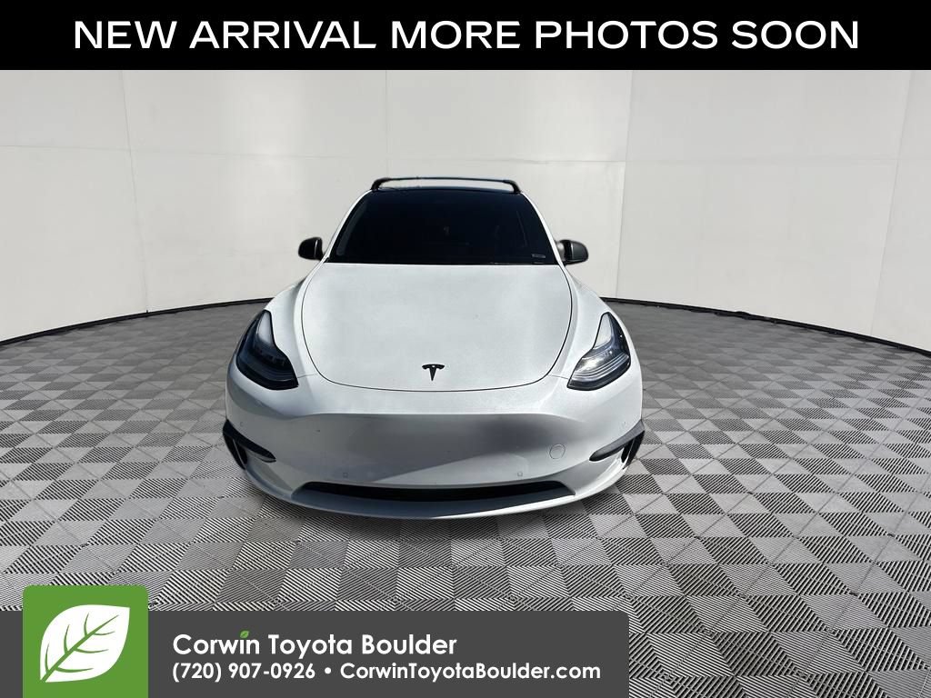 Used 2022 Tesla Model Y Long Range AWD/4WD image 2
