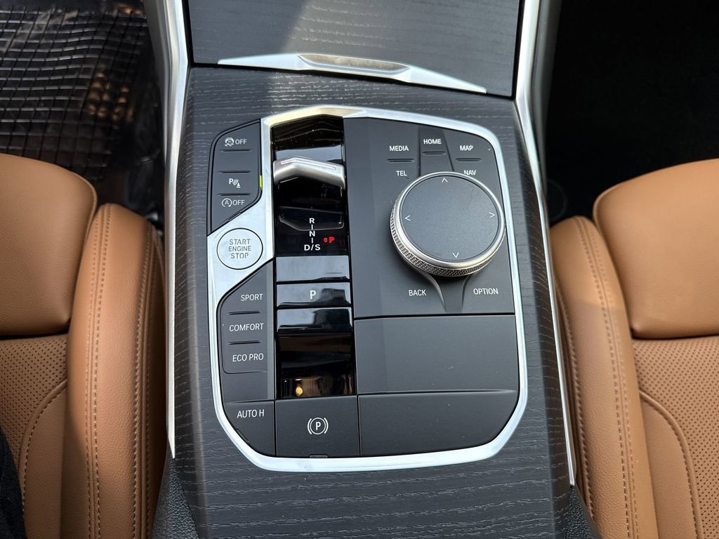 Used 2025 BMW 330i xDrive Sedan w/ Convenience Package image 21