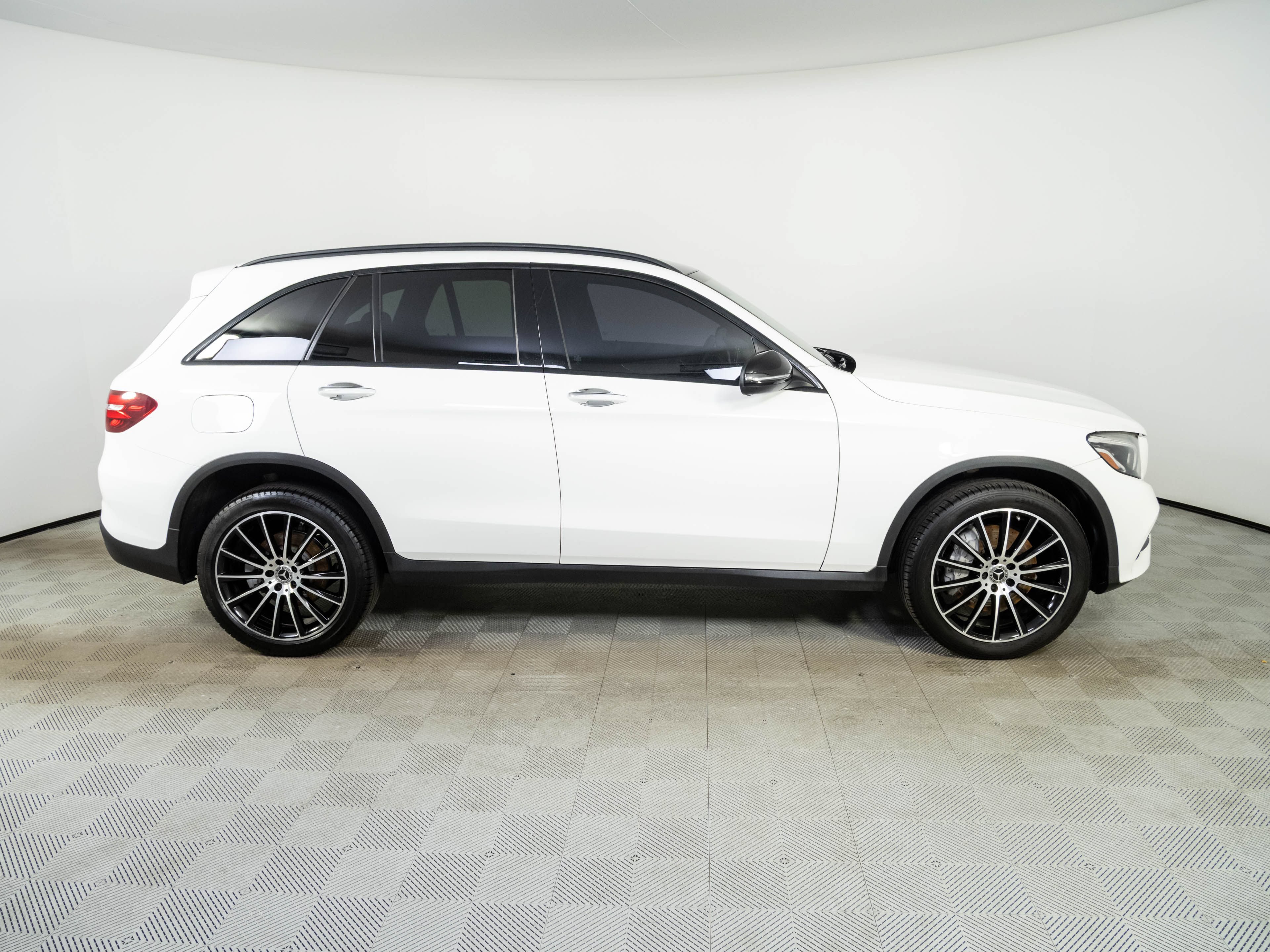 Used 2019 Mercedes-Benz GLC 300 image 25