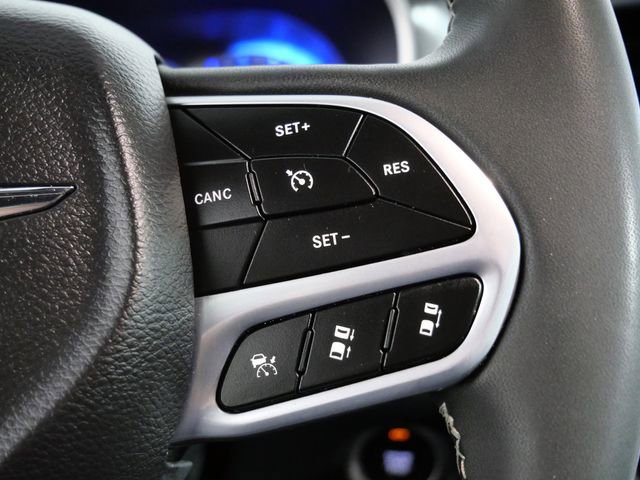 Used 2025 Chrysler Pacifica Select FWD image 22