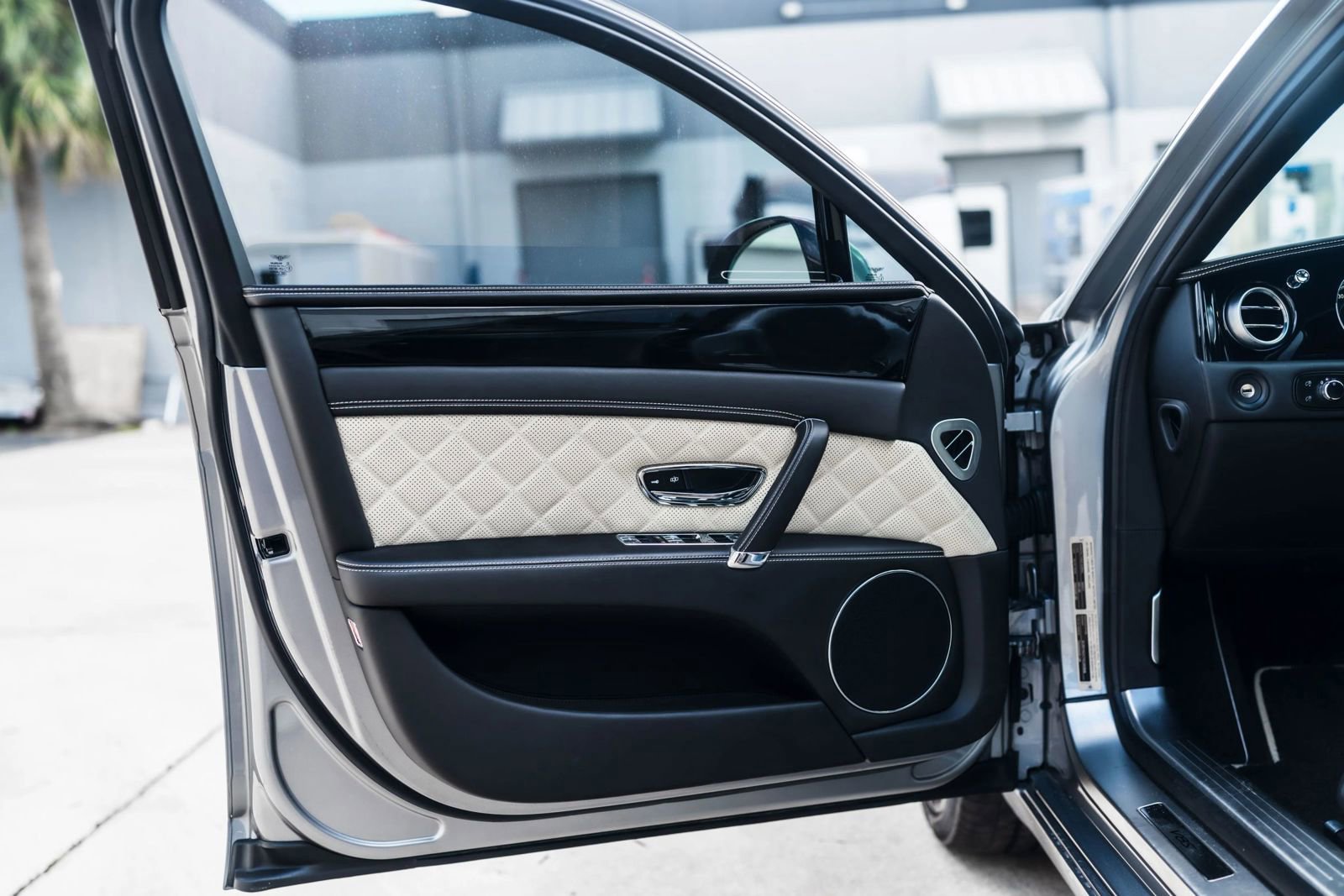 Used 2017 Bentley Flying Spur S V8 image 29