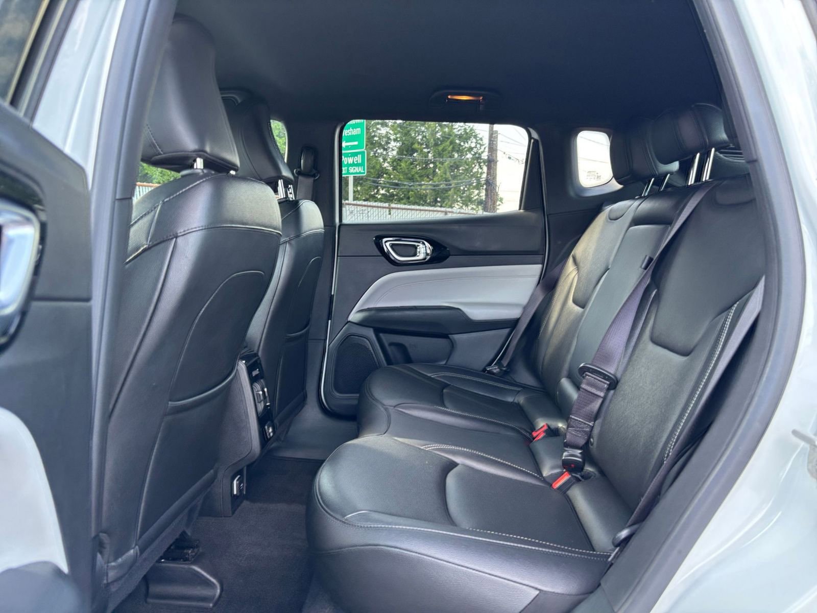 Used 2025 Jeep Compass Limited AWD/4WD image 27