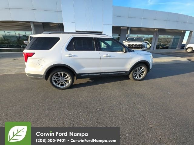 Used 2018 Ford Explorer XLT image 10