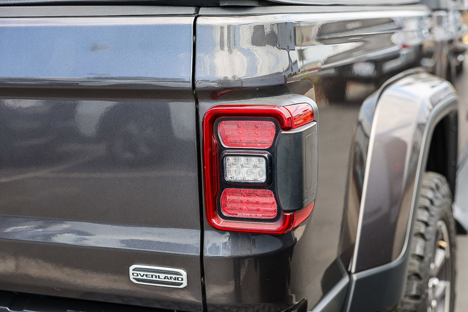 Used 2020 Jeep Gladiator Overland image 25