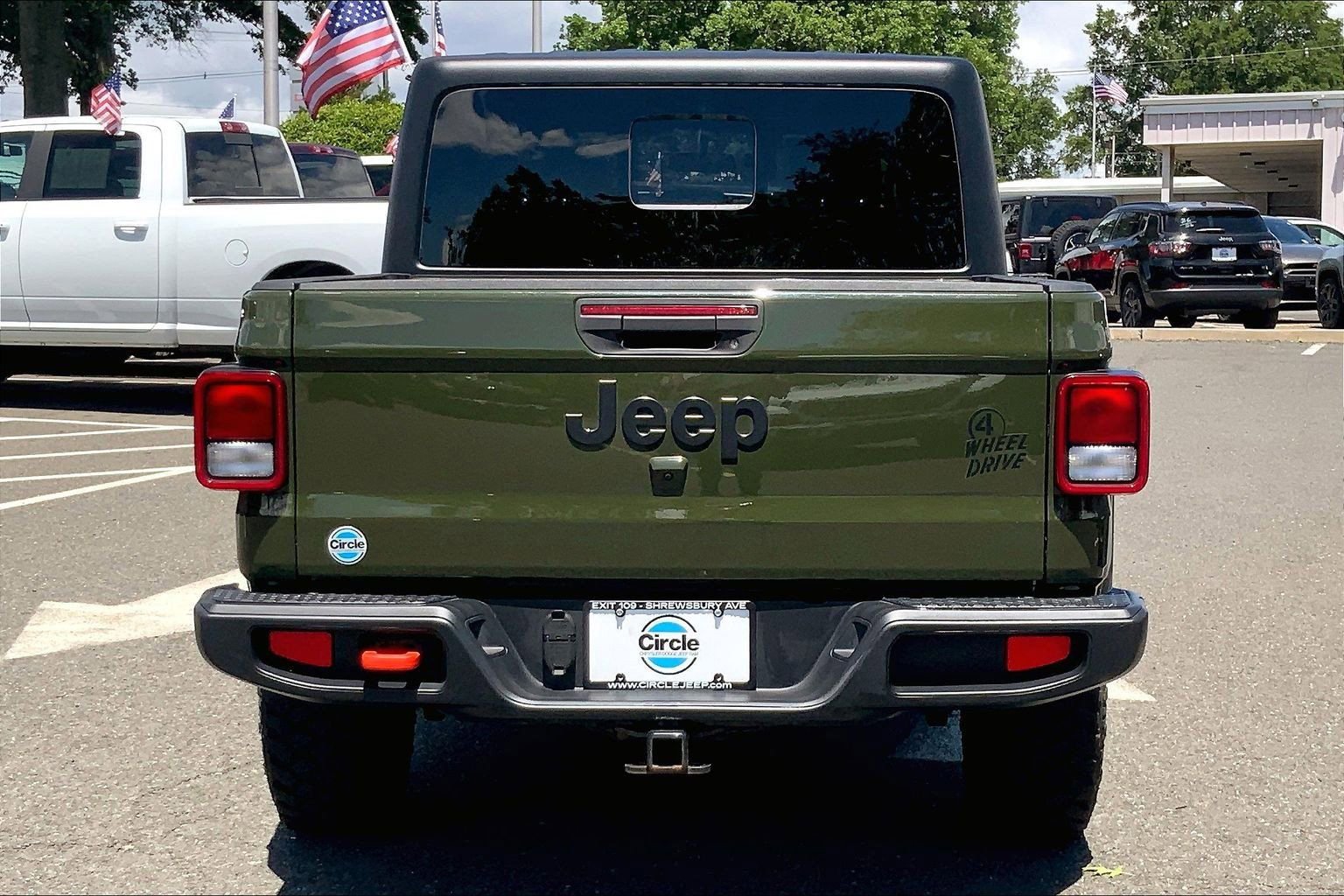 Used 2023 Jeep Gladiator Sport AWD/4WD image 3