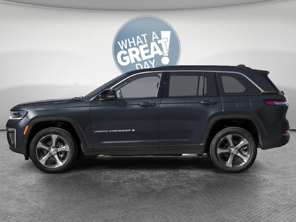 New 2027 Jeep Grand Cherokee Altitude AWD/4WD image 3