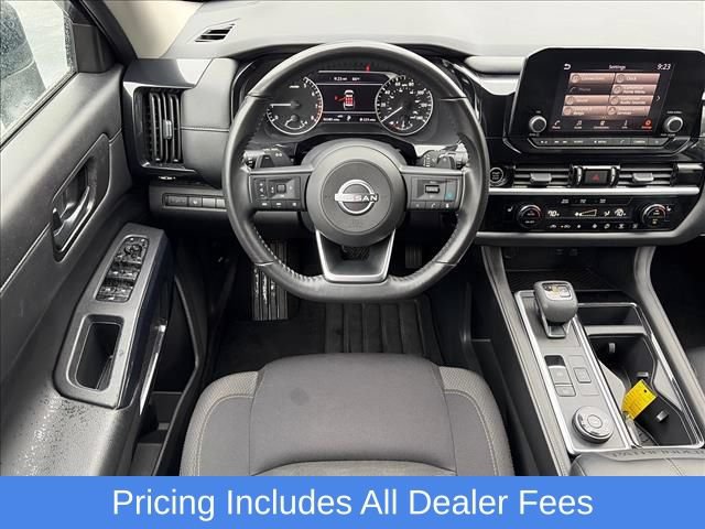 Used 2024 Nissan Pathfinder SV AWD/4WD image 21