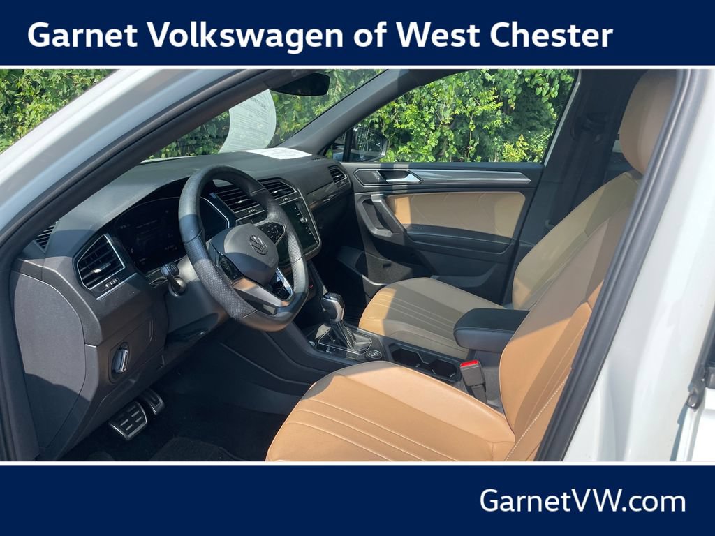 Used 2023 Volkswagen Tiguan SE R-Line AWD/4WD image 10