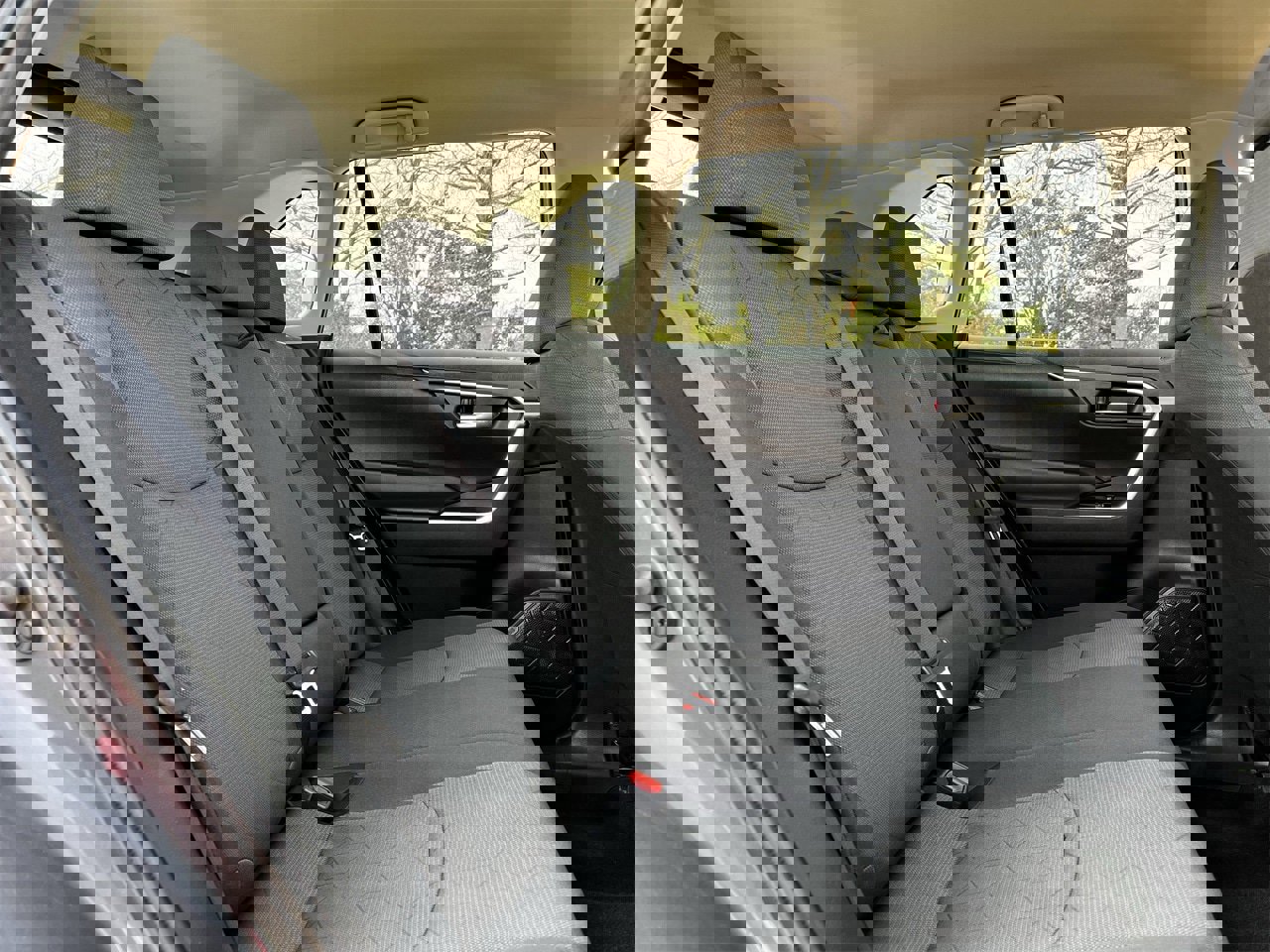 Used 2024 Toyota RAV4 XLE image 27