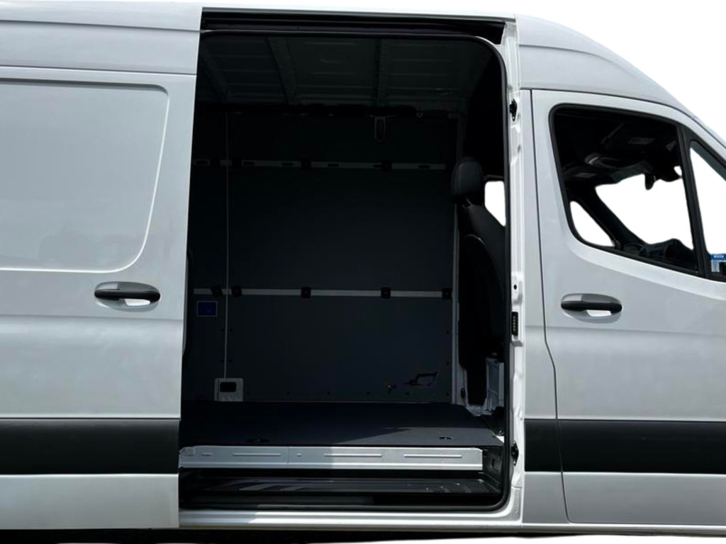 Used 2022 Mercedes-Benz Sprinter 2500 image 4