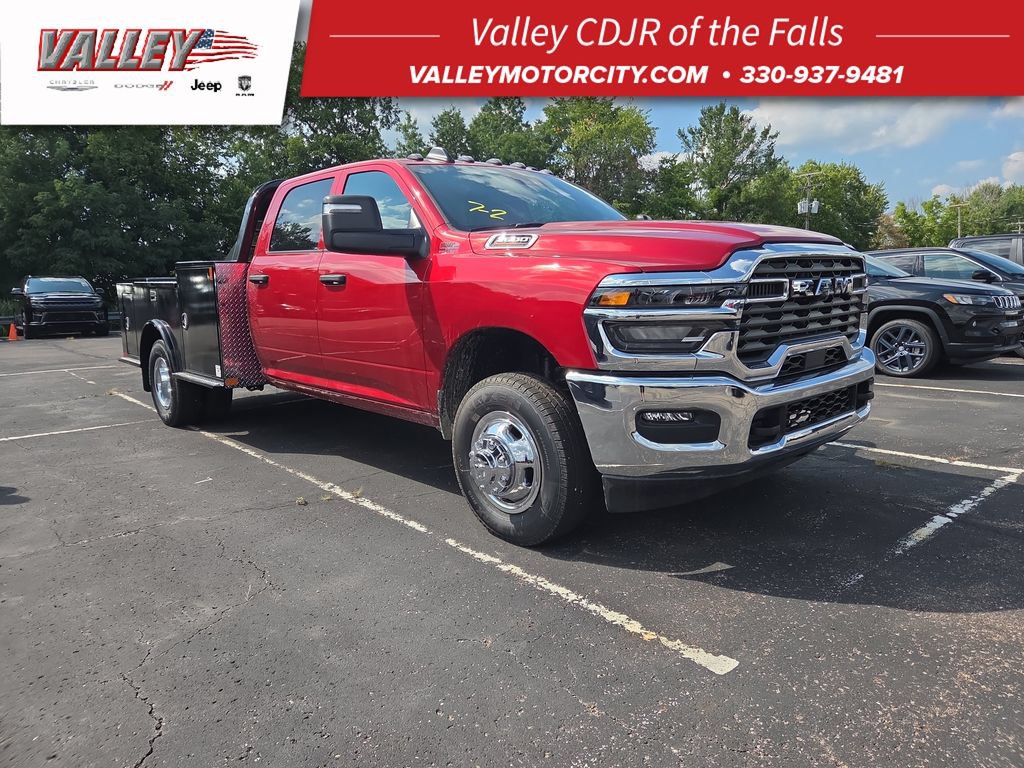 New 2026 RAM 3500 Tradesman w/ Chrome Appearance Group A AWD/4WD 360° Tour