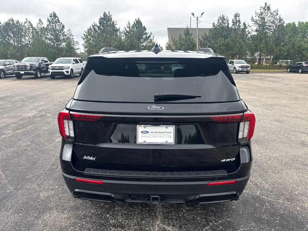 Used 2025 Ford Explorer ST-Line w/ ST-Line Street Pack AWD/4WD image 23