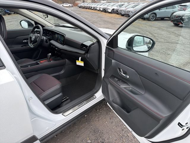 New 2026 Nissan Kicks SR w/ SR Premium Package AWD/4WD image 22