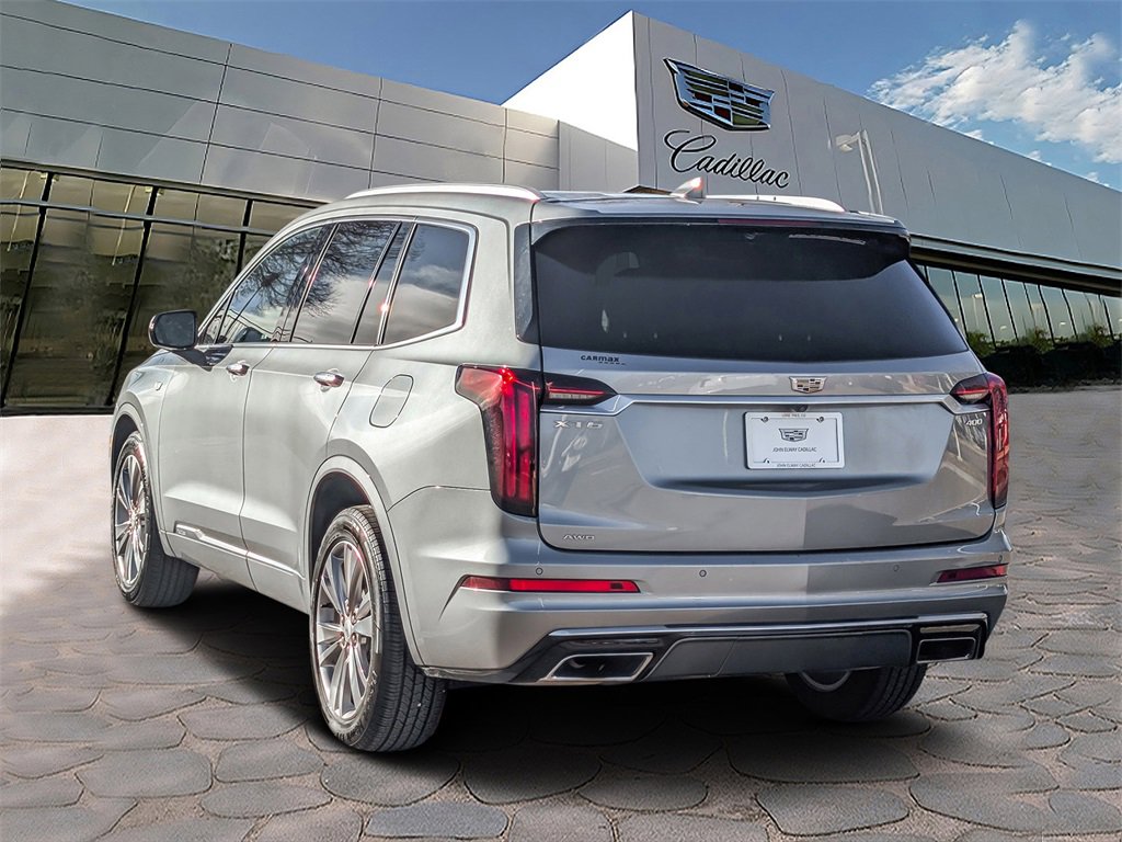 Used 2023 Cadillac XT6 Premium Luxury image 2