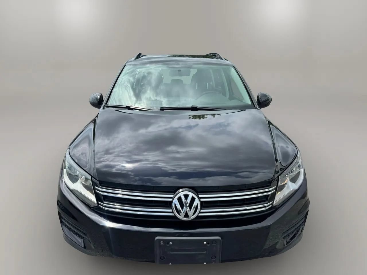 Used 2015 Volkswagen Tiguan S FWD image 3