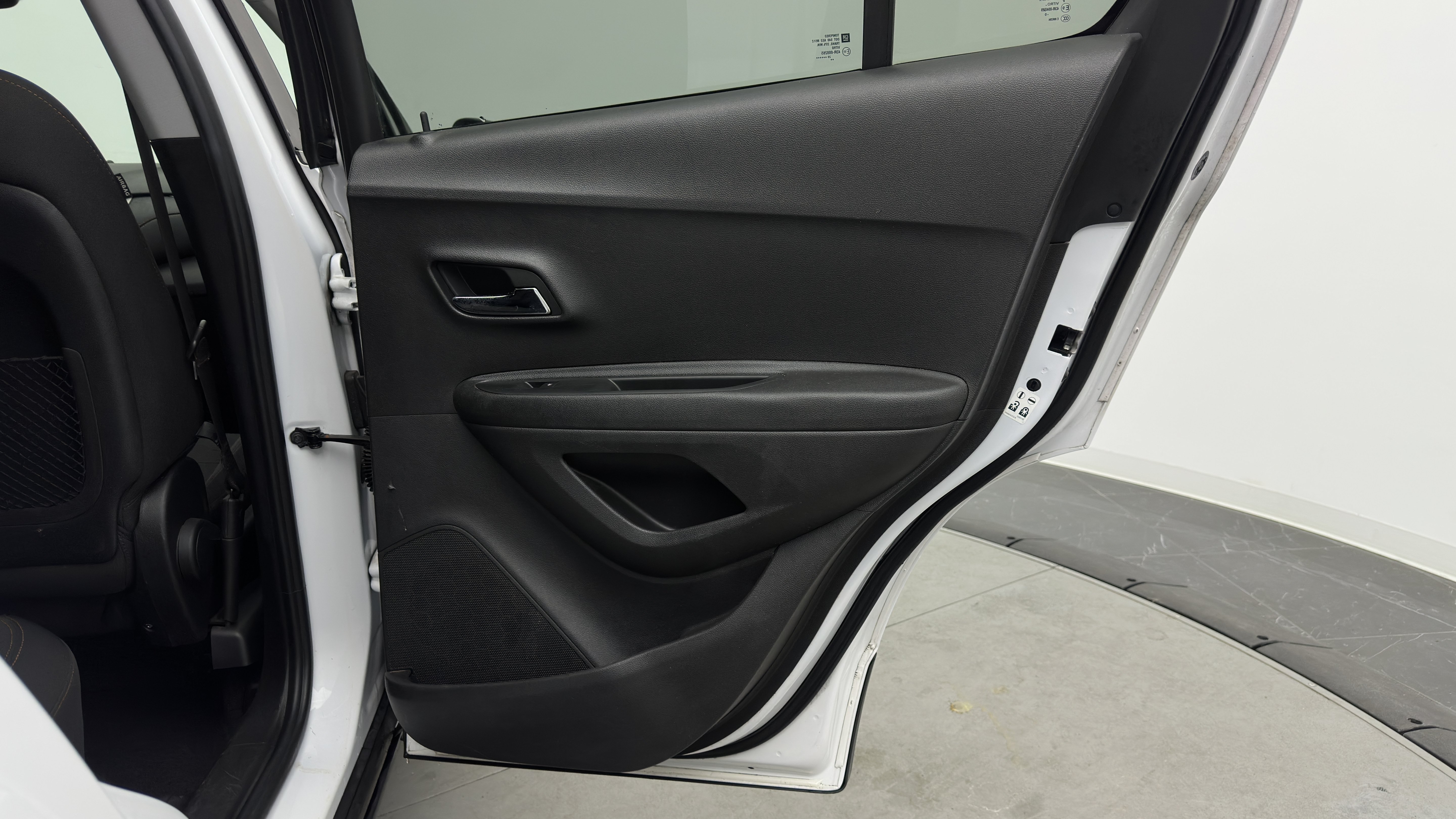 Used 2020 Chevrolet Trax LT FWD image 32