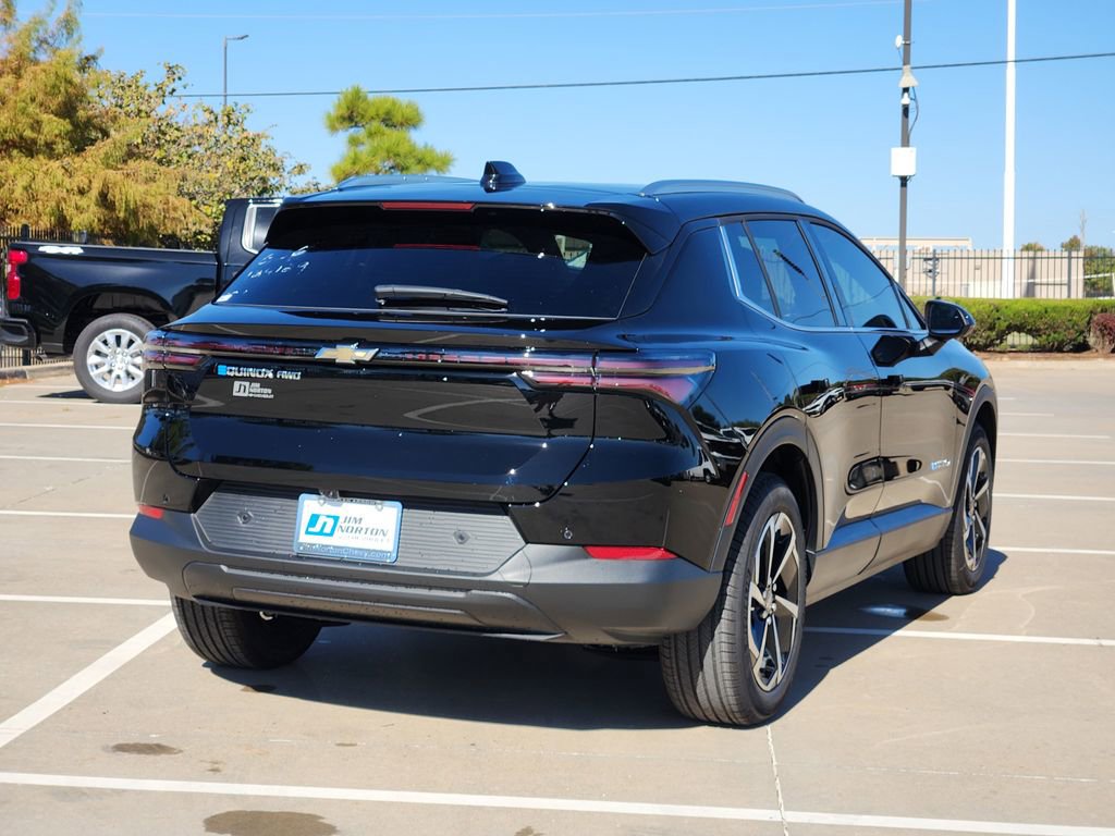 New 2026 Chevrolet Equinox EV LT video 4