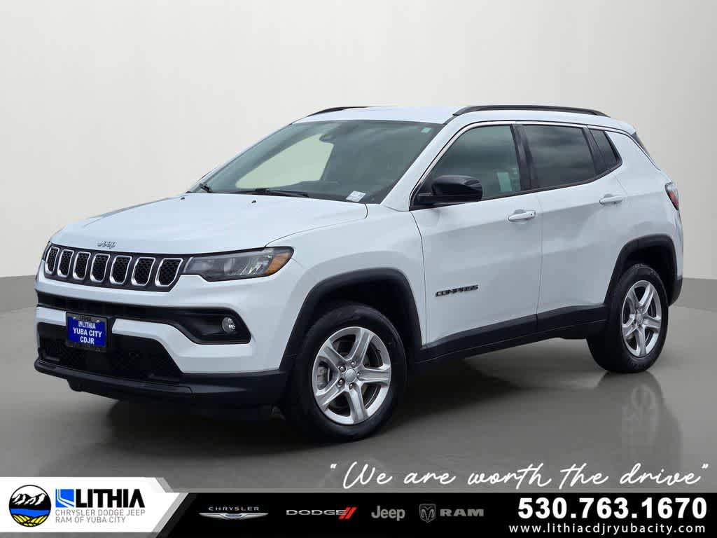 Used 2024 Jeep Compass Latitude w/ Altitude Special Edition AWD/4WD image 1