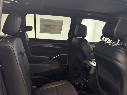 New 2026 Jeep Grand Wagoneer L 4WD w/ Premium Group I image 34