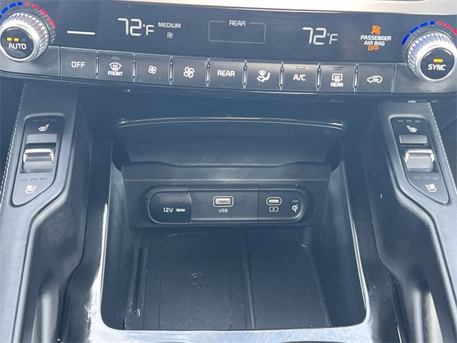 Used 2025 Kia Telluride EX w/ EX Captain's Chair Package image 17