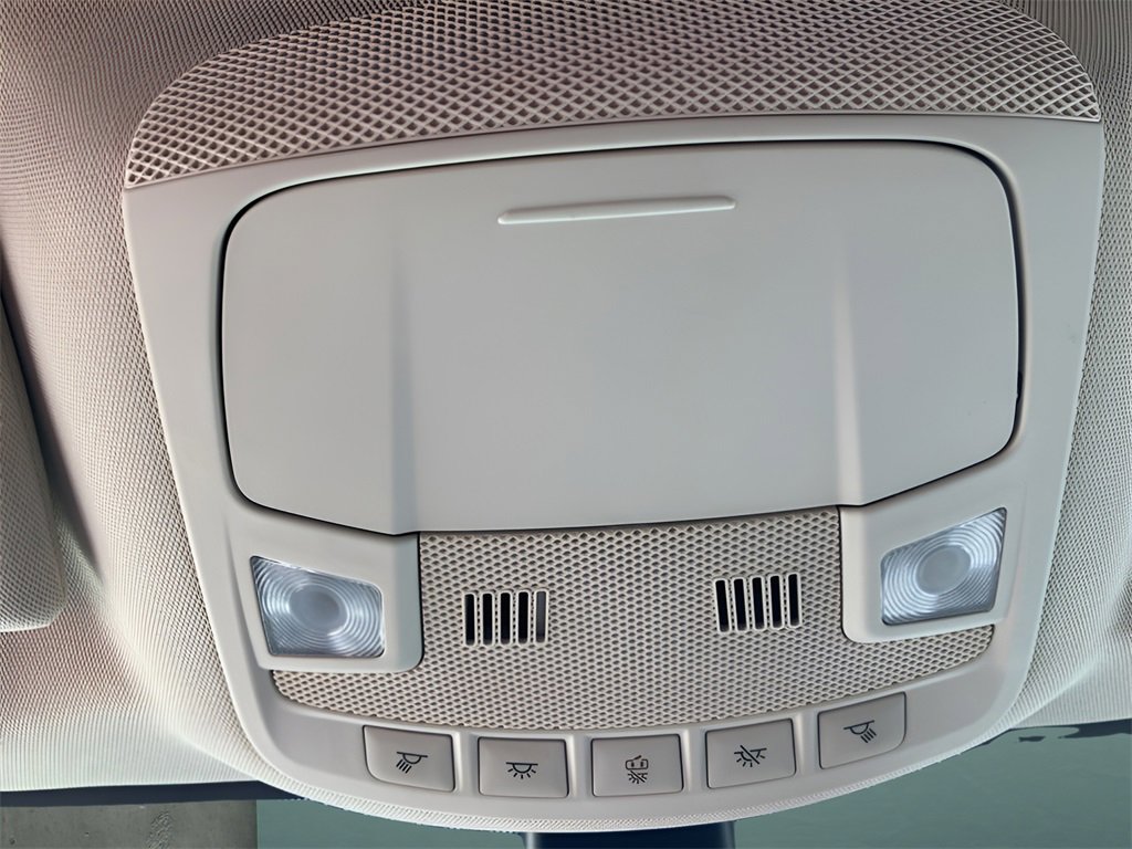 Used 2024 Ford Edge Titanium image 29