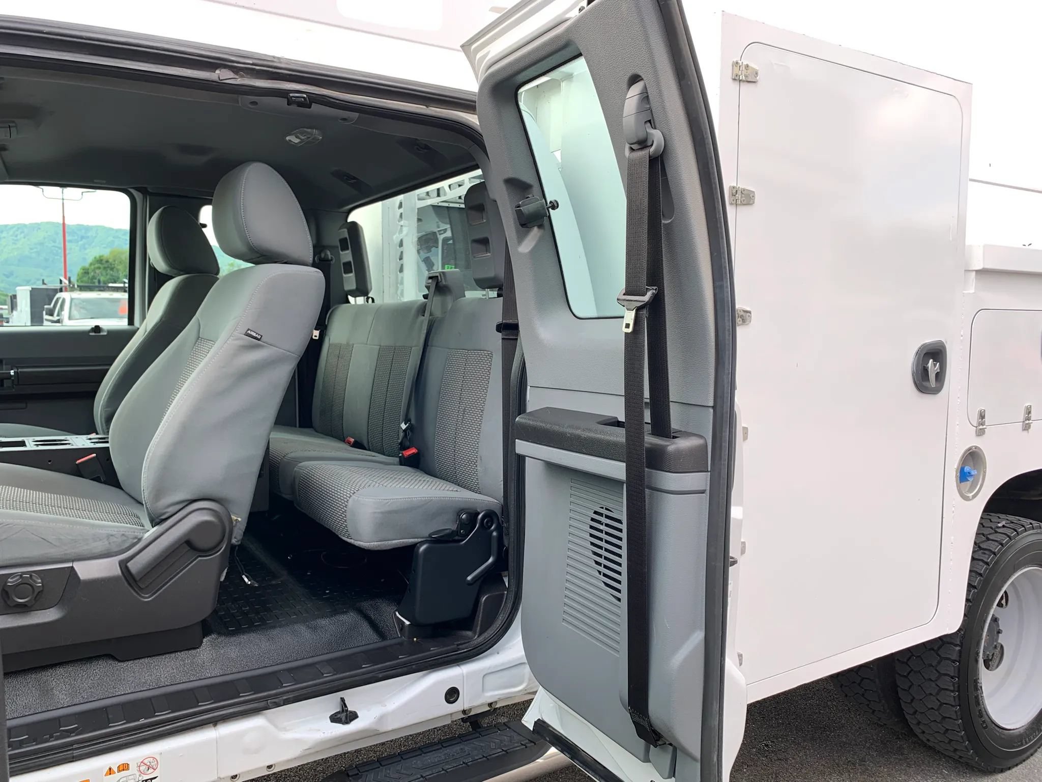 Used 2015 Ford F450 XL w/ Power Equipment Group AWD/4WD image 24