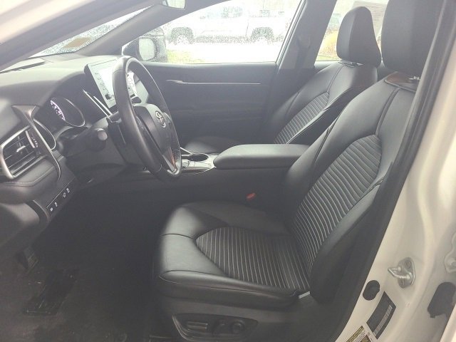 Used 2024 Toyota Camry SE image 16