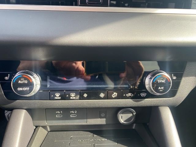 New 2025 Mitsubishi Outlander SE image 23