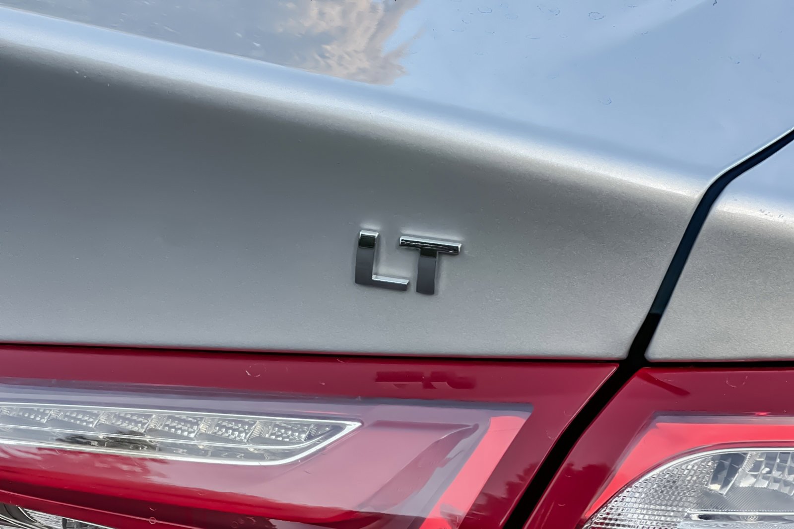 Used 2022 Chevrolet Malibu LT image 38