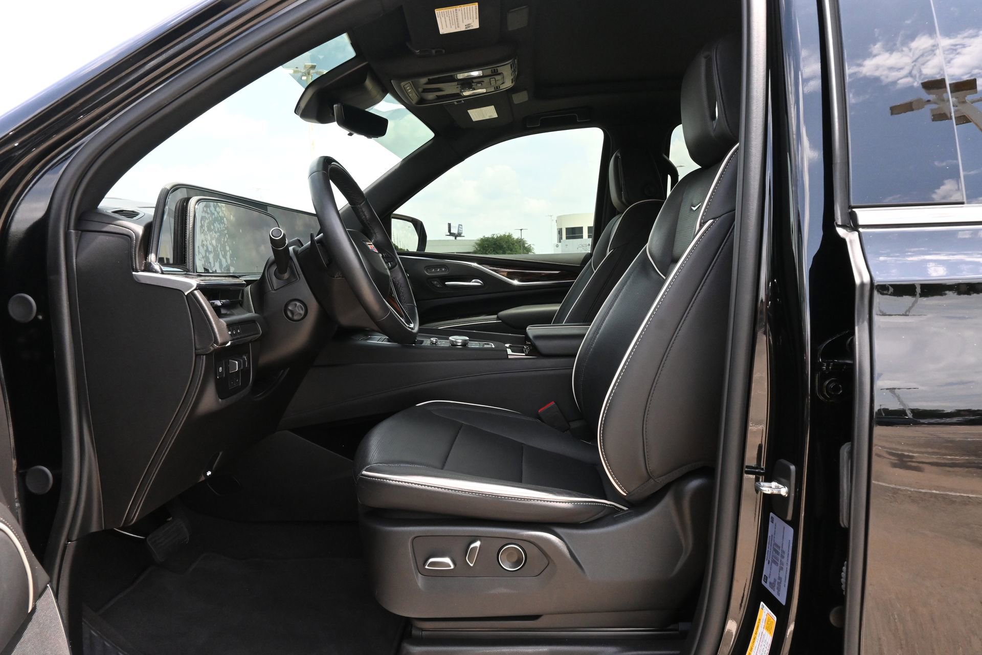 Certified 2024 Cadillac Escalade ESV Premium Luxury w/ Performance Package RWD image 18